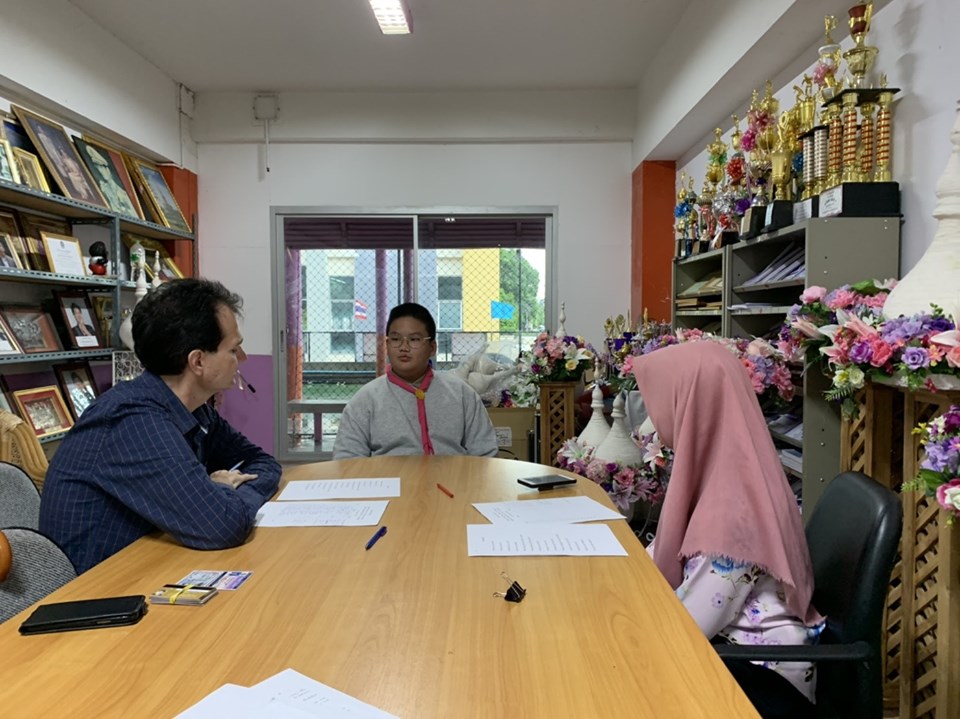 บรรยากาศการคัดเลือกนักเรียนเข้าร่วมโครงการทัศนศึกษาประเทศสิงคโปร์