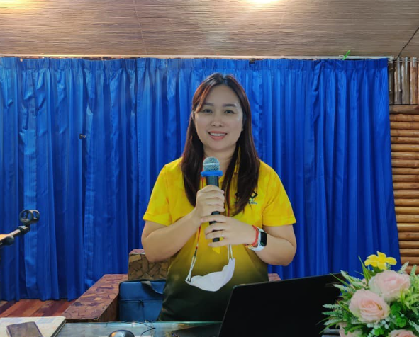 คณะผู้บริหาร คณะครู และบุคลากรโรงเรียนสาธิต